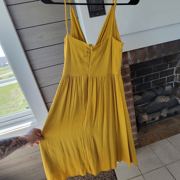 Leith Mustard Yellow Keyhole Tie front Dress Small - Picture 5 of 12
